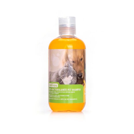 Nobleza Antibacteriële vlooienshampoo 250 ml